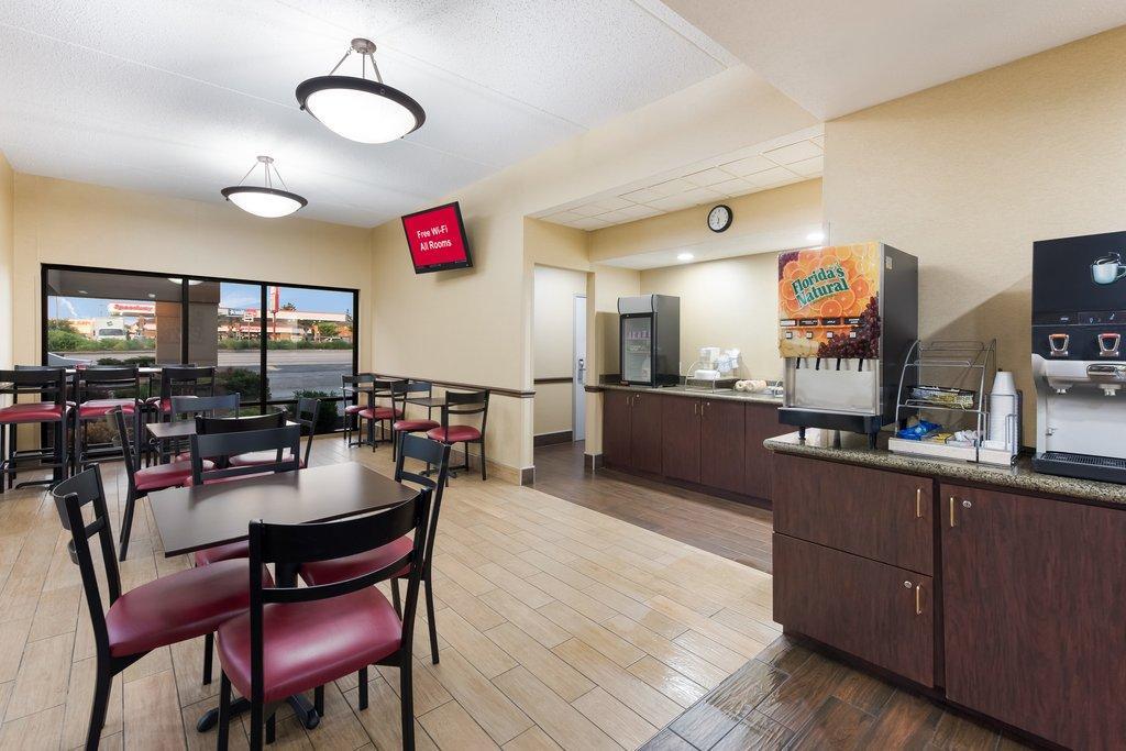 Red Roof Inn & Suites Columbus West Broad Εξωτερικό φωτογραφία